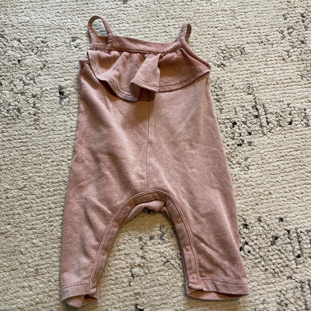 Grayson mini Romper light pink acid wash ruffle front